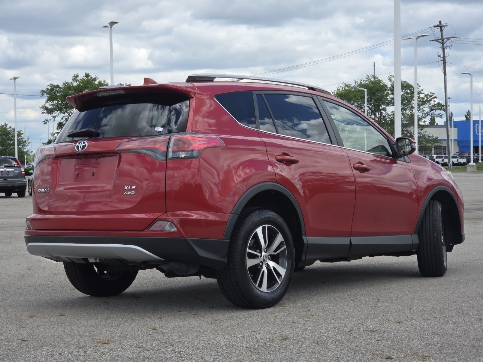 Used 2017 Toyota RAV4 XLE w/ All Weather Liner Package AWD/4WD image 20
