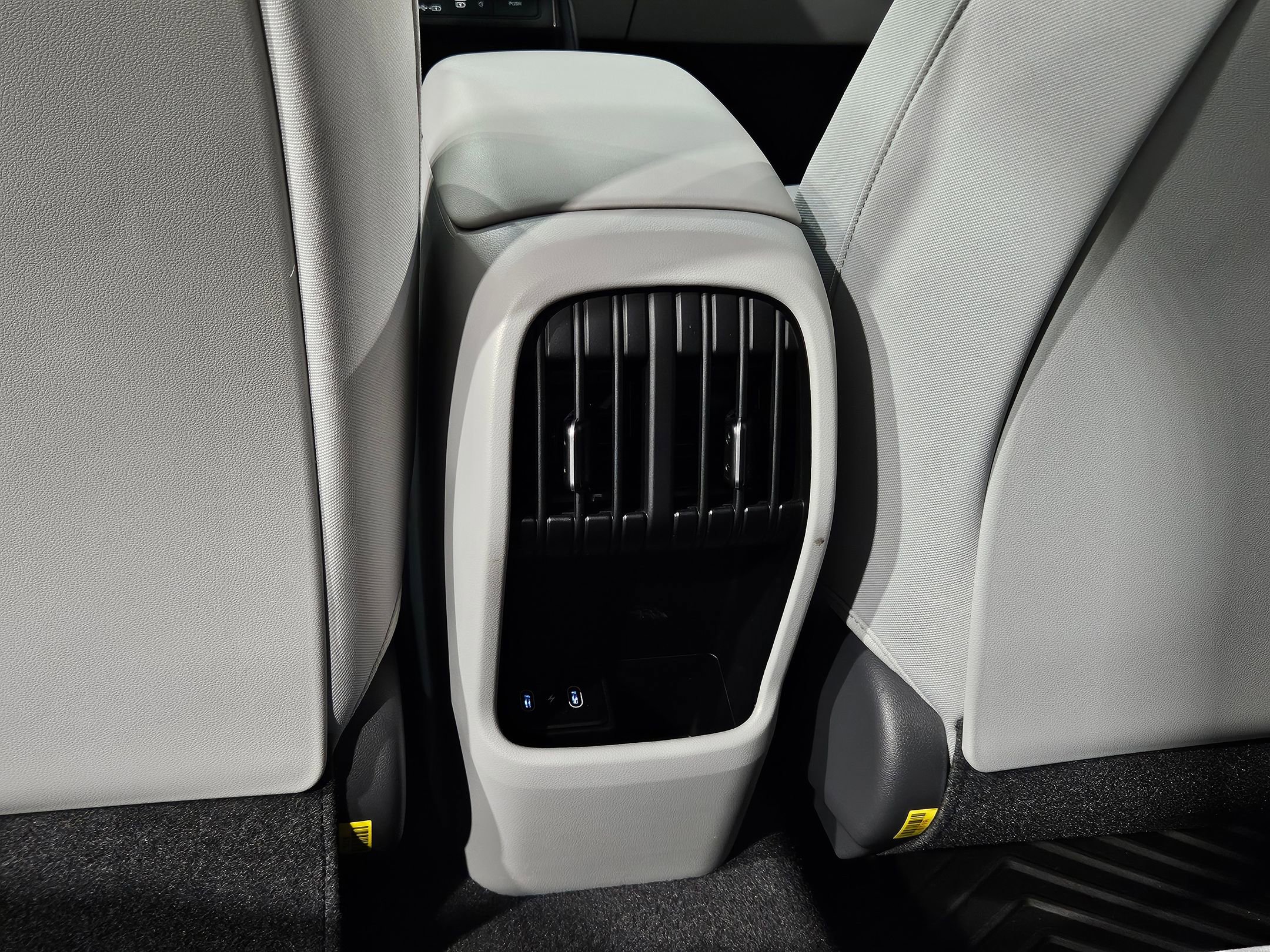 Used 2024 Hyundai Kona SEL w/ Convenience Package image 37