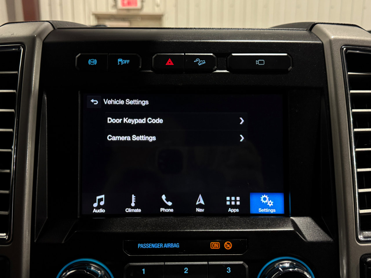 Used 2017 Ford F250 Lariat w/ Lariat Ultimate Package image 57