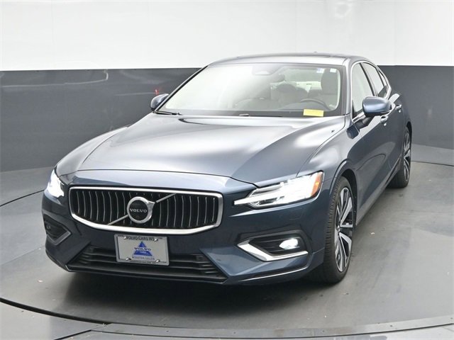 Used 2023 Volvo S60 B5 Ultimate w/ Climate Package image 3