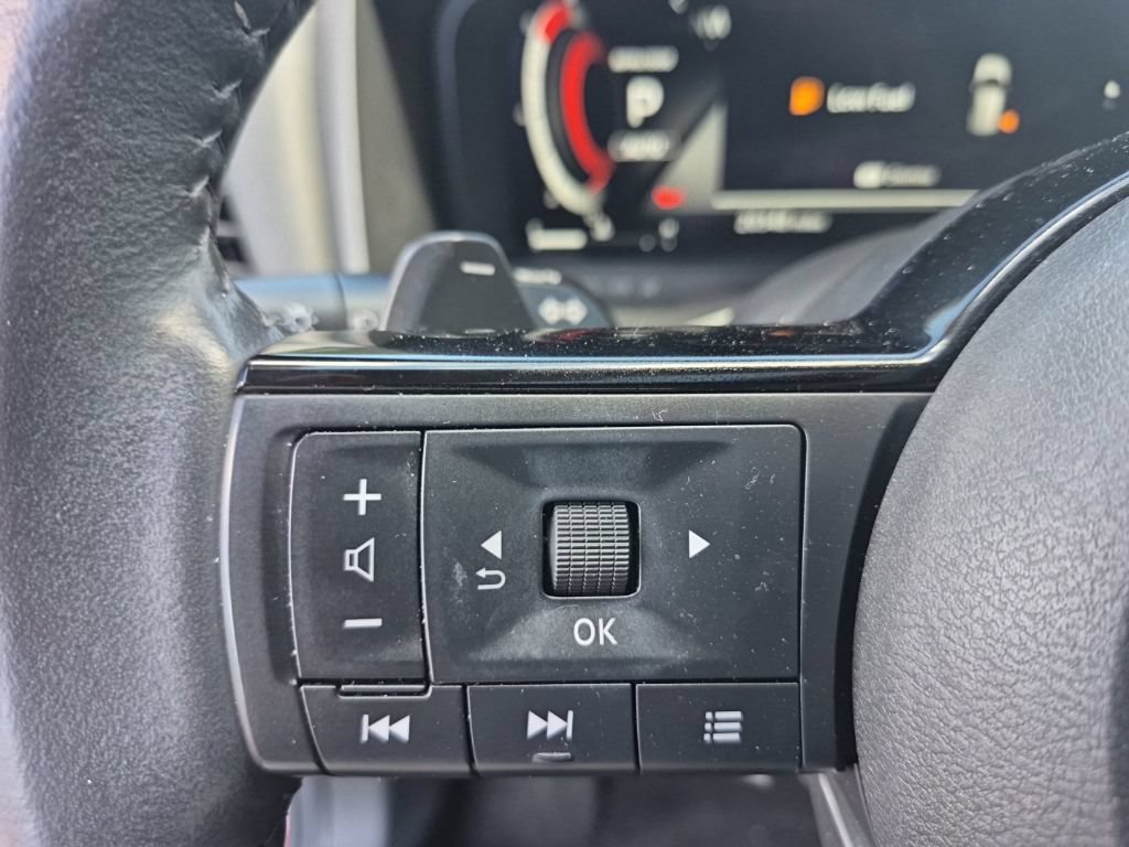 Used 2023 Nissan Rogue Platinum AWD/4WD image 12