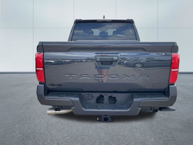 Used 2024 Toyota Tacoma SR video 3