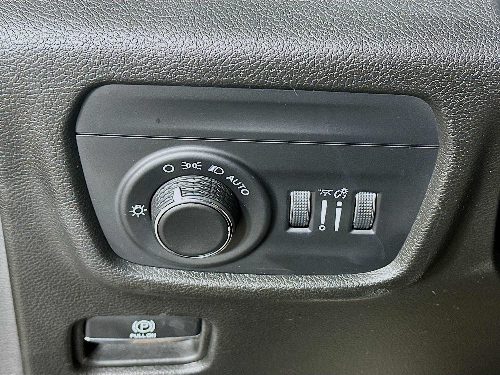 Used 2022 Jeep Grand Cherokee L Laredo image 17