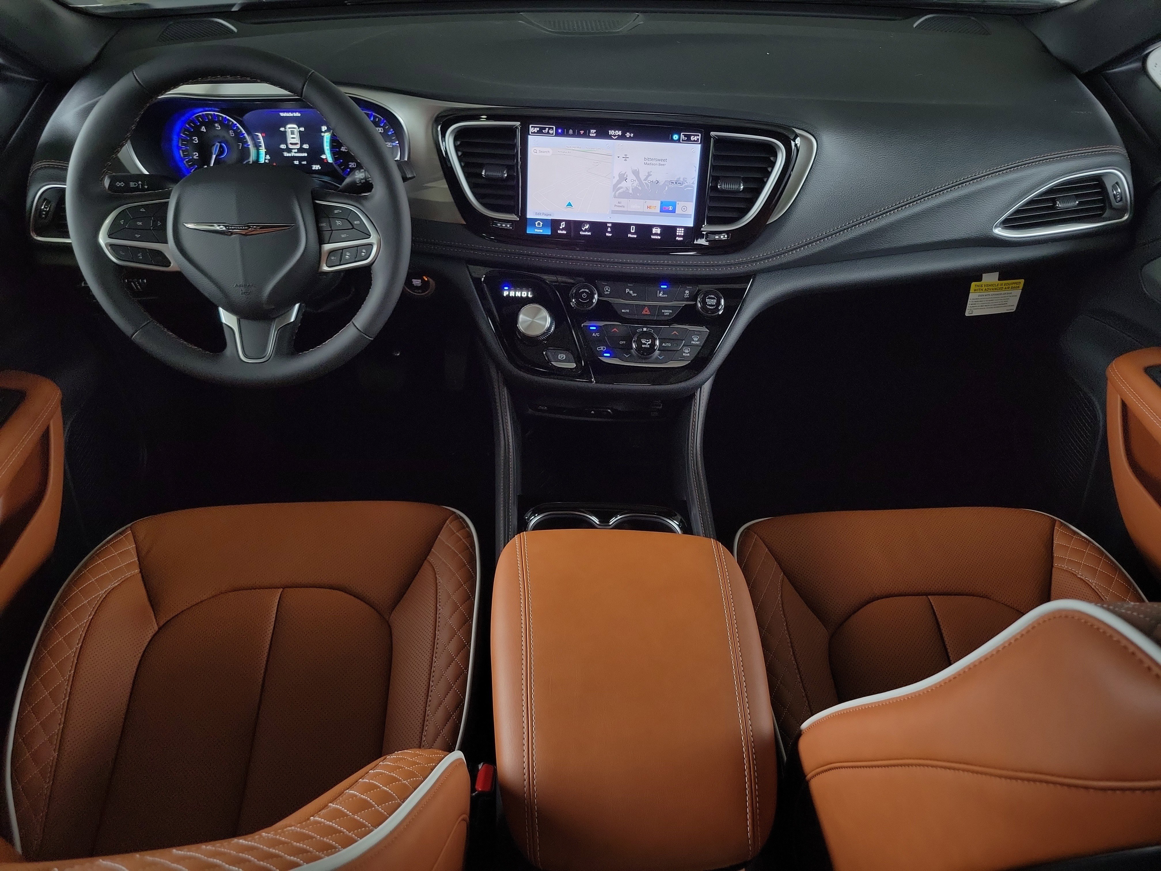 New 2026 Chrysler Pacifica Pinnacle w/ Trailer Tow Group FWD image 11