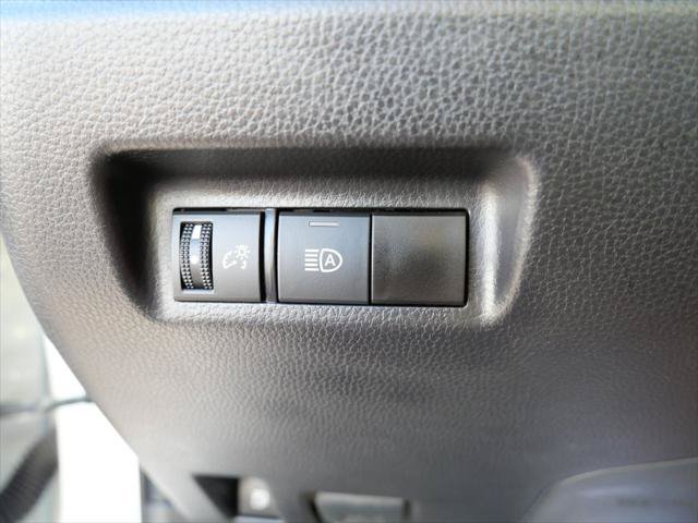Certified 2025 Toyota RAV4 LE AWD/4WD image 27