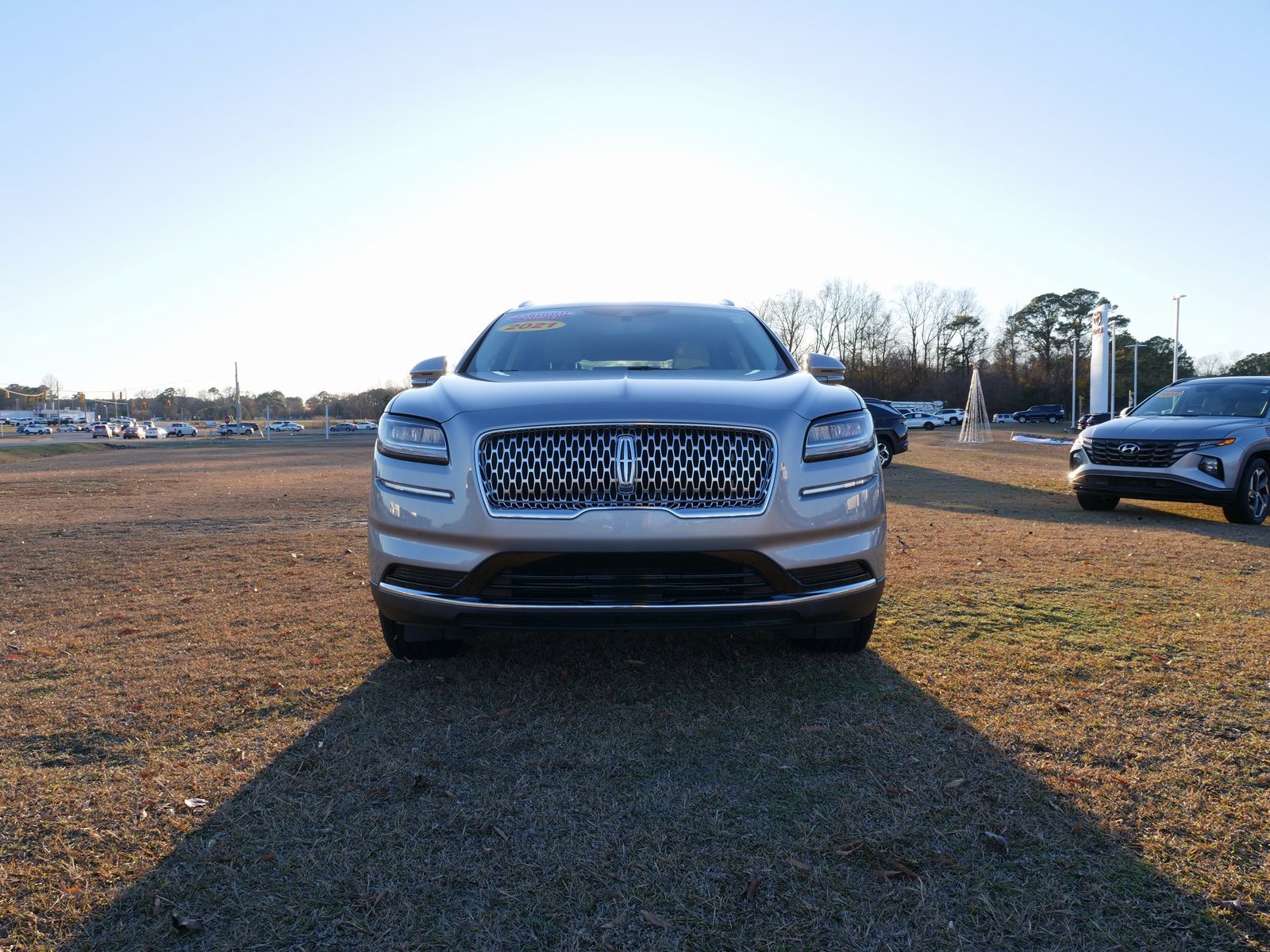 Used 2021 Lincoln Nautilus FWD w/ Equipment Group 101A image 8