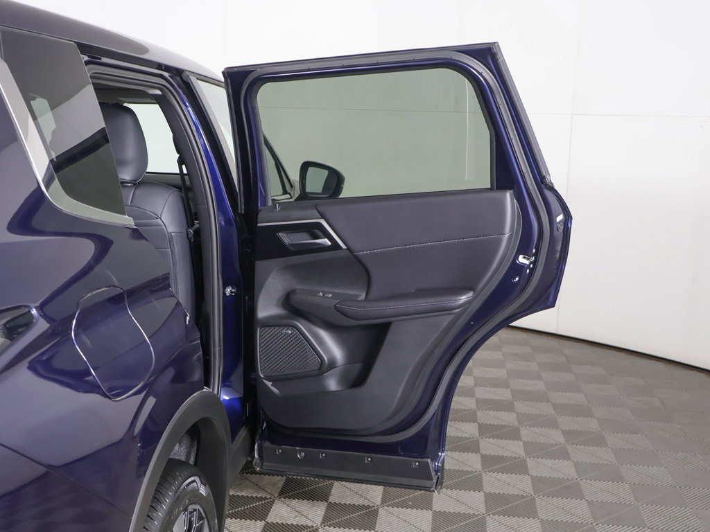 New 2026 Mitsubishi Outlander SE FWD image 21
