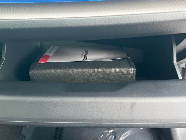 Used 2025 Toyota Prius XLE FWD image 31