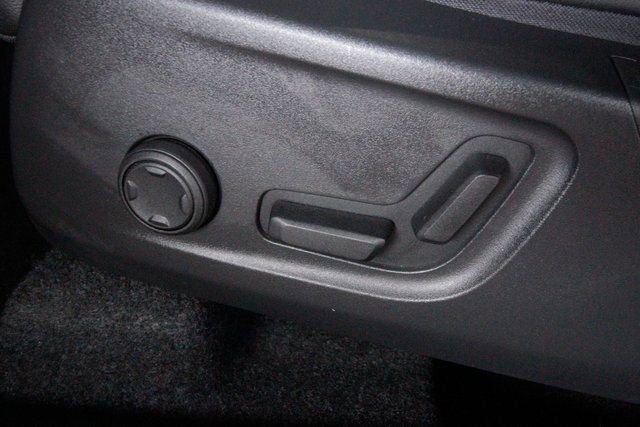 Certified 2025 Volvo XC40 B5 Plus image 12