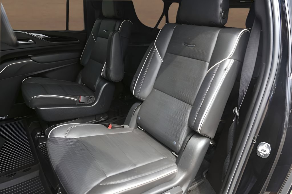 Used 2021 Cadillac Escalade ESV Sport w/ Driver Assist Tech Package AWD/4WD image 25
