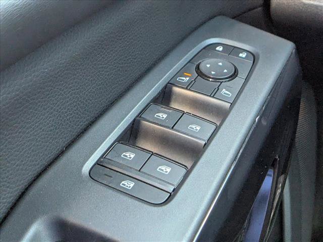 Used 2024 Nissan Pathfinder S image 27