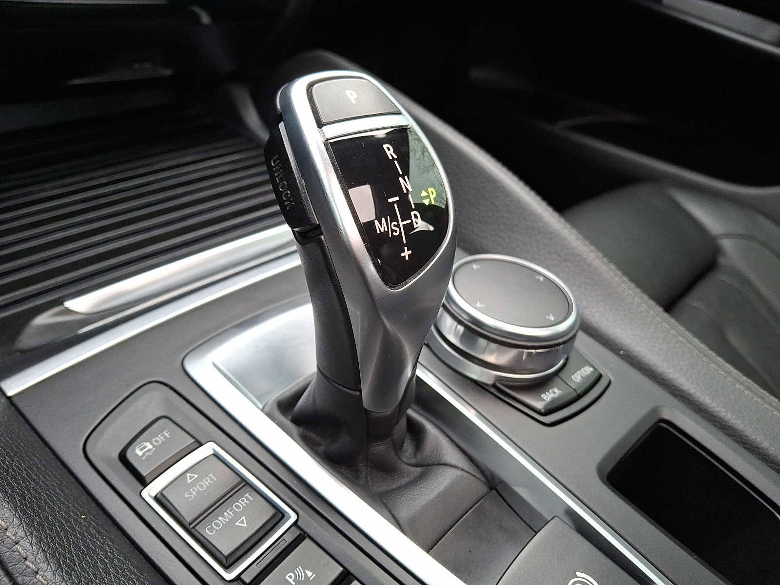 Used 2017 BMW X6 xDrive35i w/ M Sport Package image 13