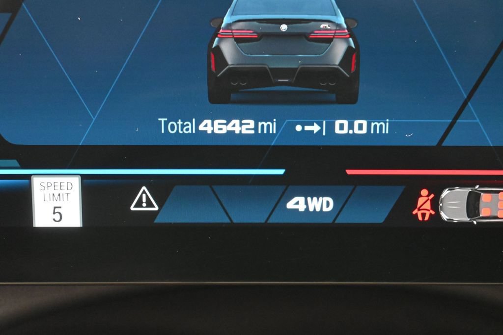 Used 2025 BMW M5 w/ Carbon Package AWD/4WD image 13