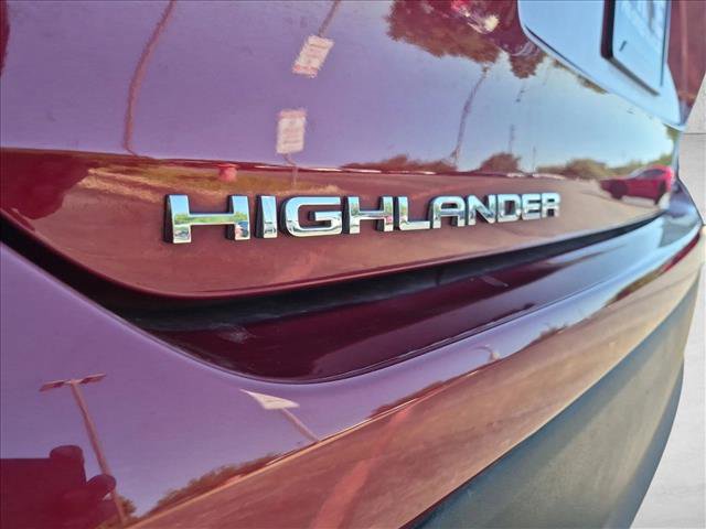 Used 2022 Toyota Highlander XLE FWD image 14