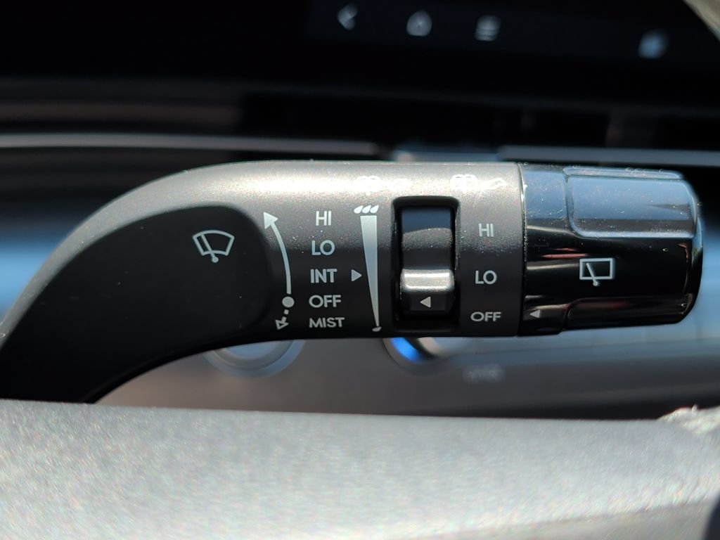 Used 2024 Hyundai Kona SEL FWD image 45