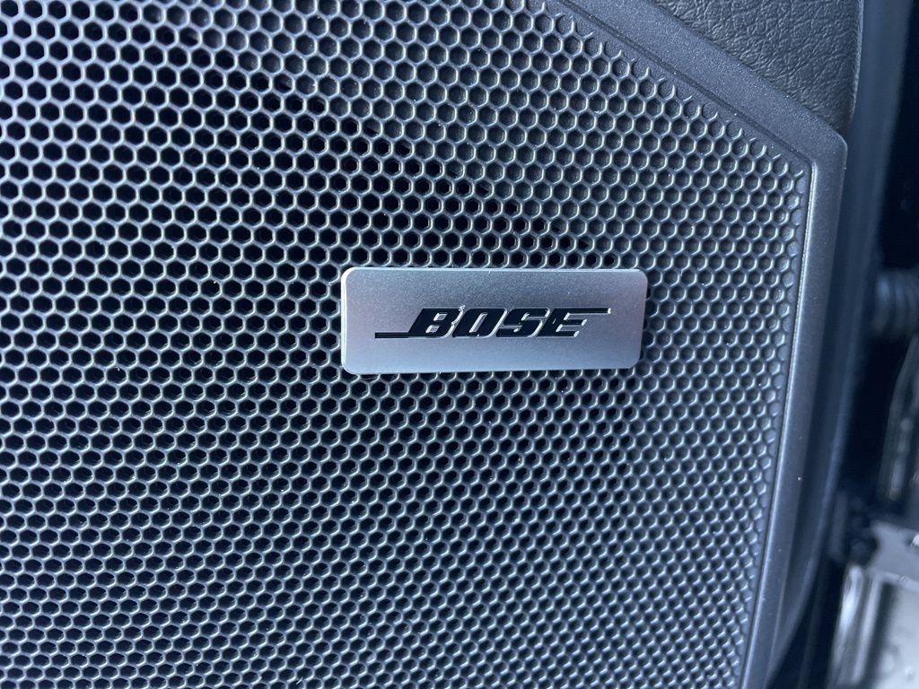 Certified 2023 Porsche Cayenne Platinum Edition image 31