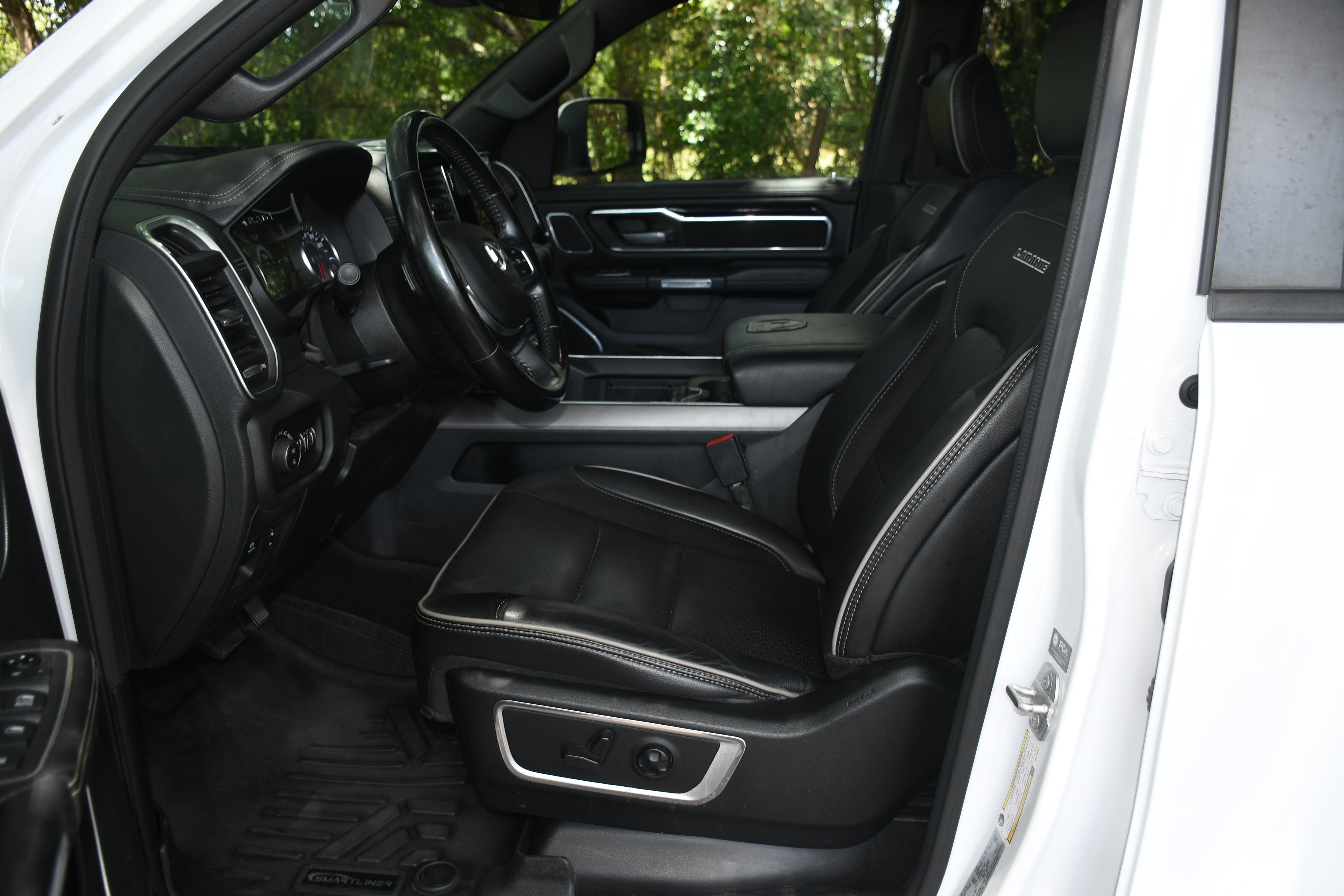 Used 2021 RAM 1500 Laramie AWD/4WD image 7