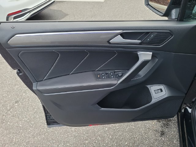 Certified 2022 Volkswagen Tiguan SE R-Line FWD image 14
