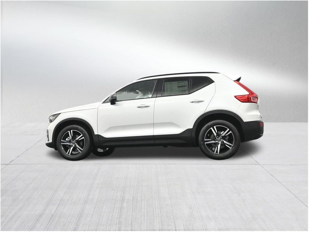 New 2026 Volvo XC40 B4 Core FWD image 22