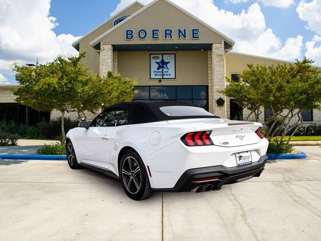 Used 2024 Ford Mustang EcoBoost image 3