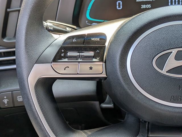 Used 2025 Hyundai Elantra Hybrid FWD image 15