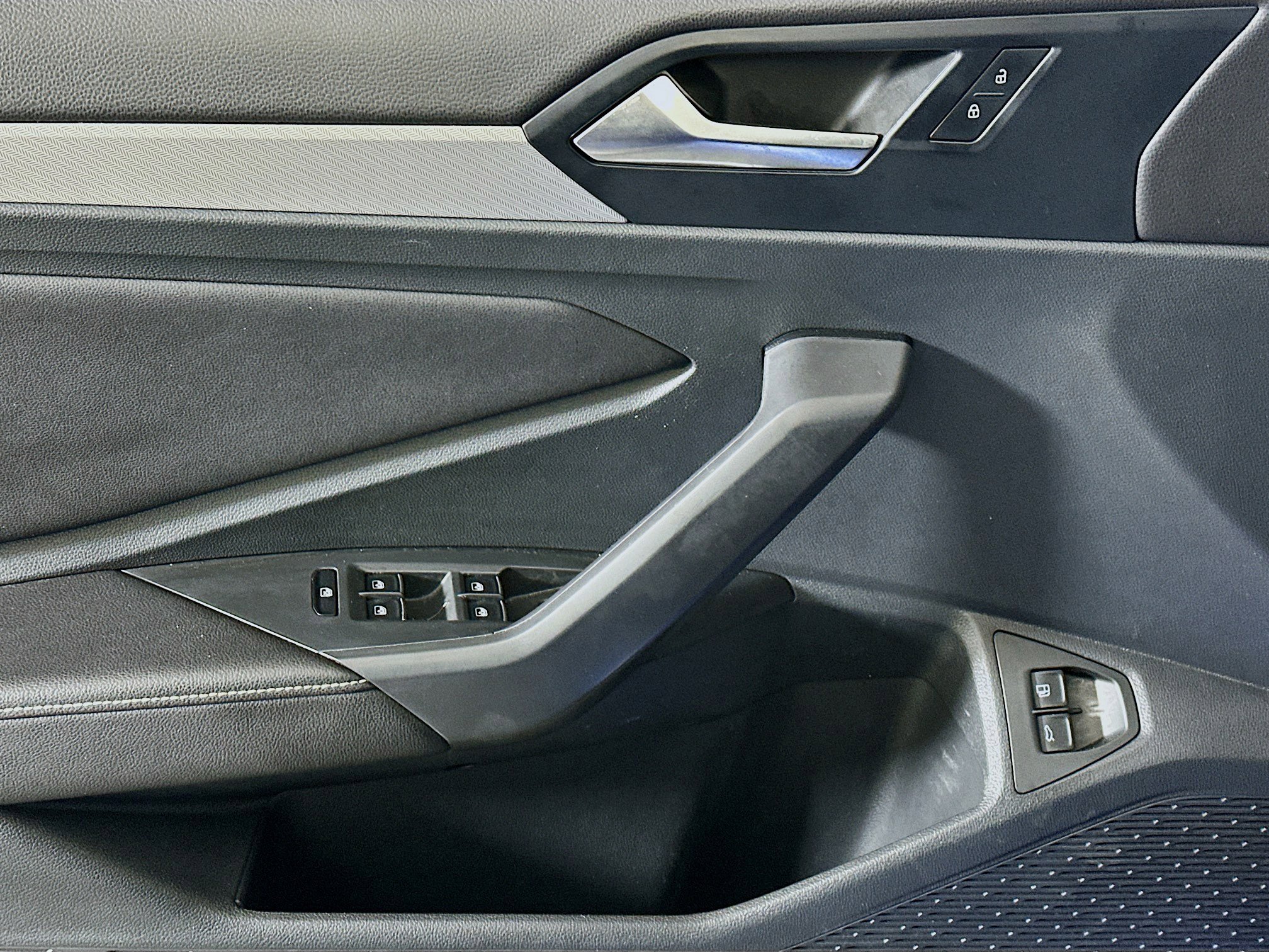 Used 2024 Volkswagen Jetta S image 15