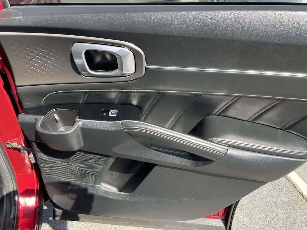 Used 2022 Kia Sorento SX image 44