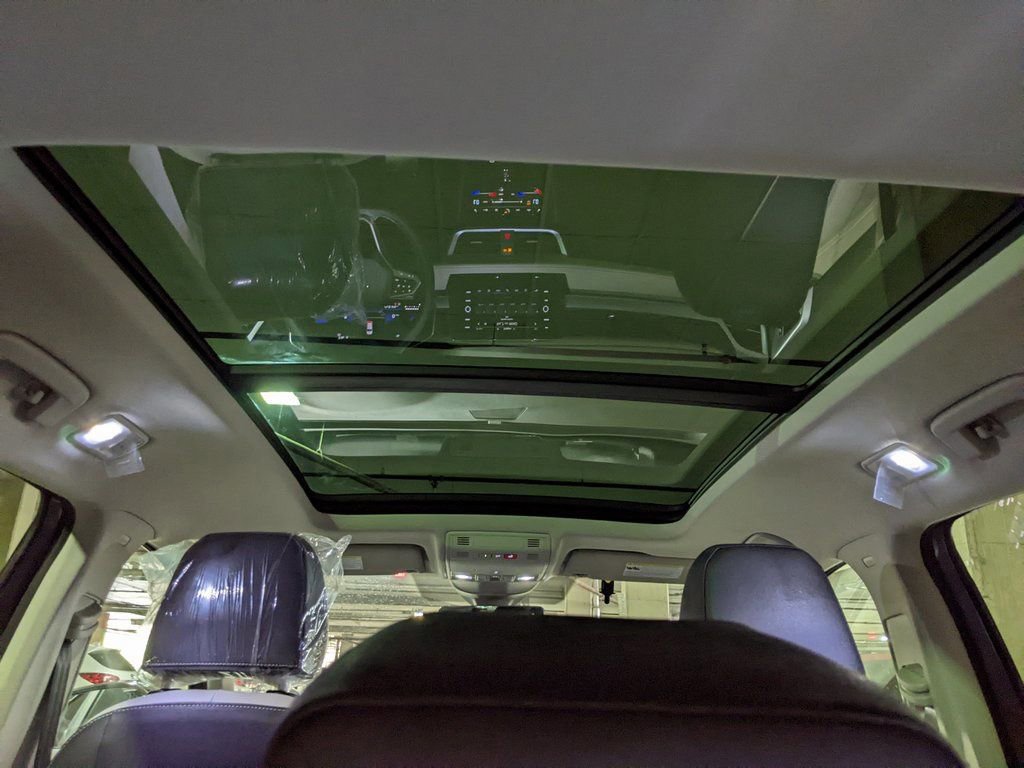 New 2025 Volkswagen Taos SE image 13