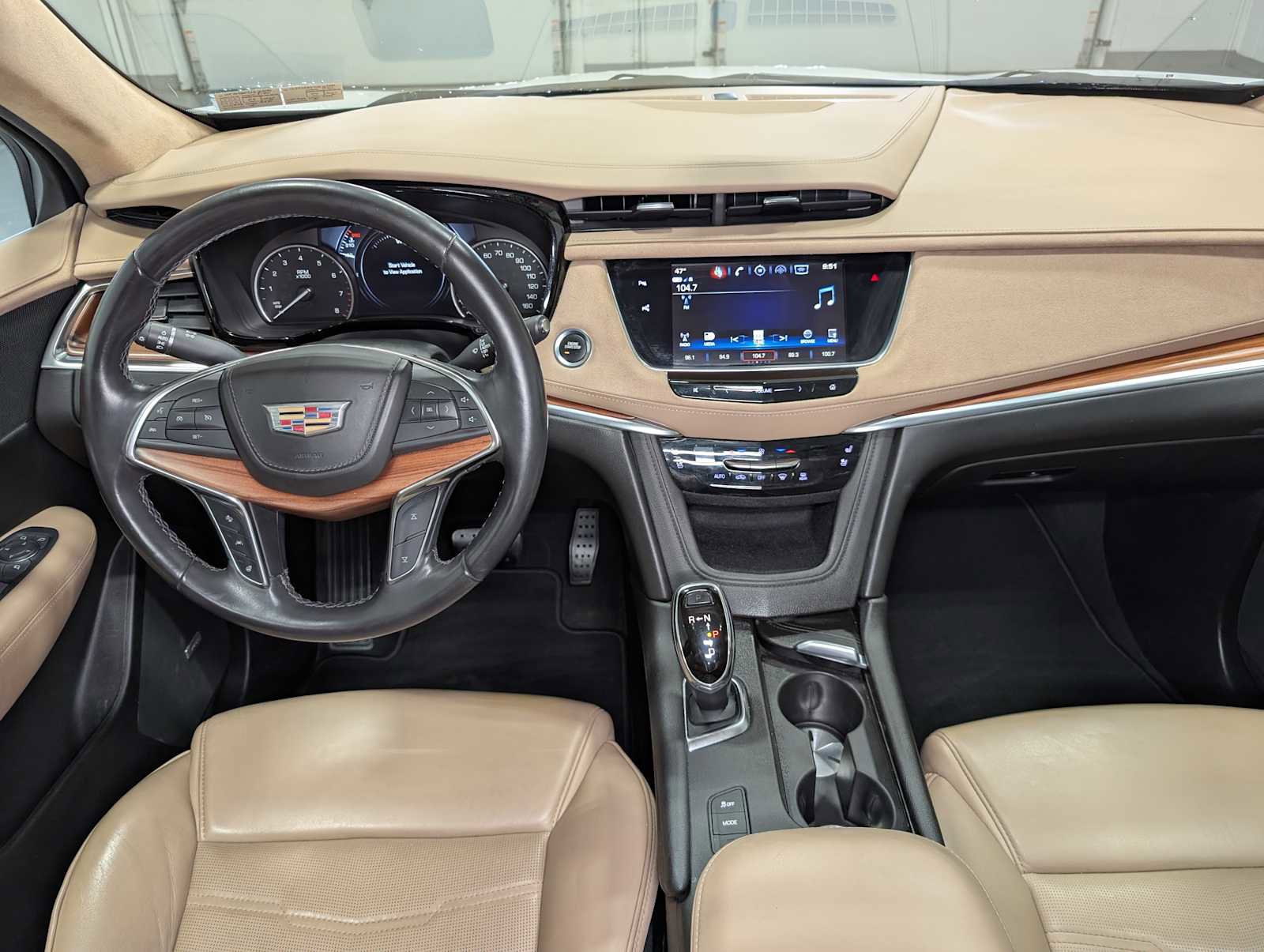 Used 2018 Cadillac XT5 Platinum w/ Driver Assist Package AWD/4WD image 18