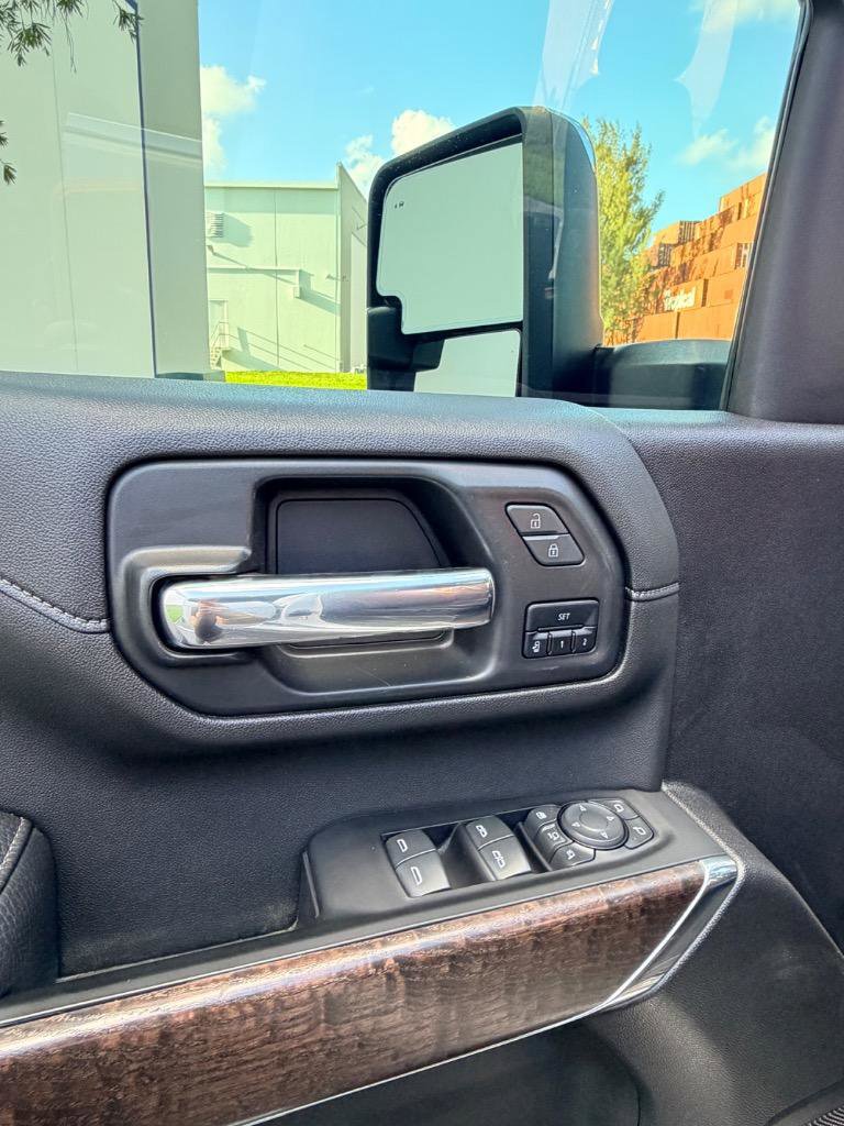 Used 2023 GMC Sierra 2500 Denali w/ Denali Ultimate Package AWD/4WD image 19