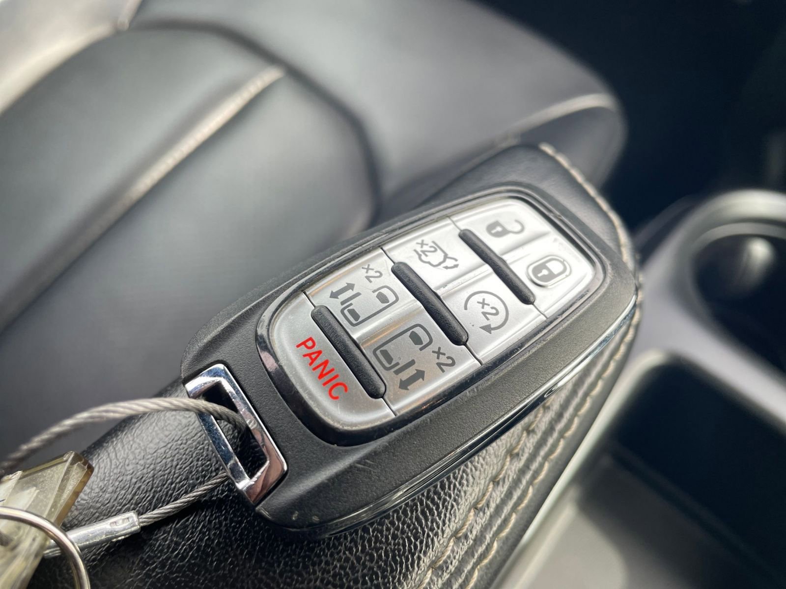 Used 2025 Chrysler Pacifica Select image 18