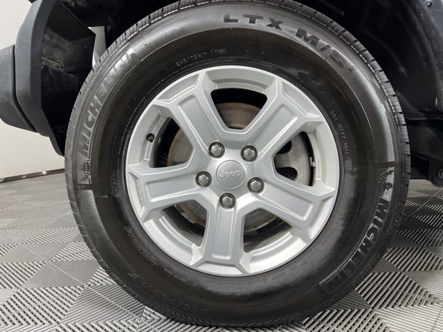 Used 2023 Jeep Wrangler Sport S image 12