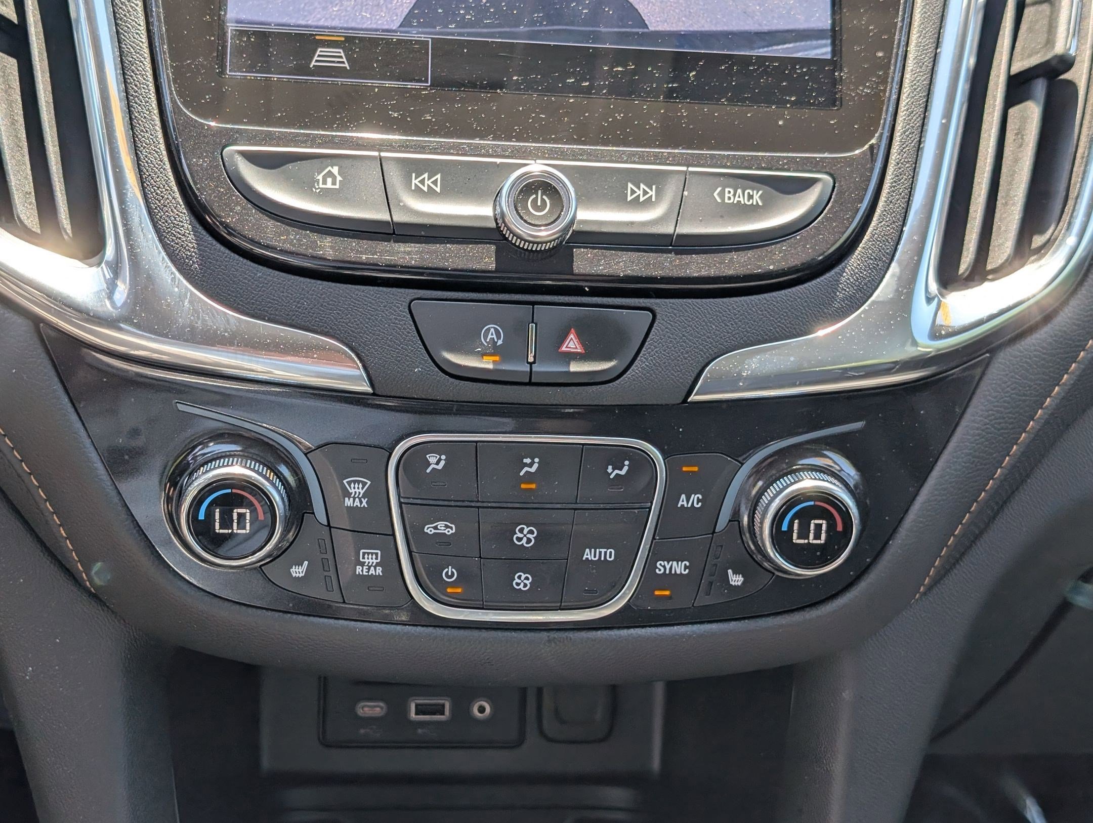 Used 2024 Chevrolet Equinox Premier AWD/4WD image 20