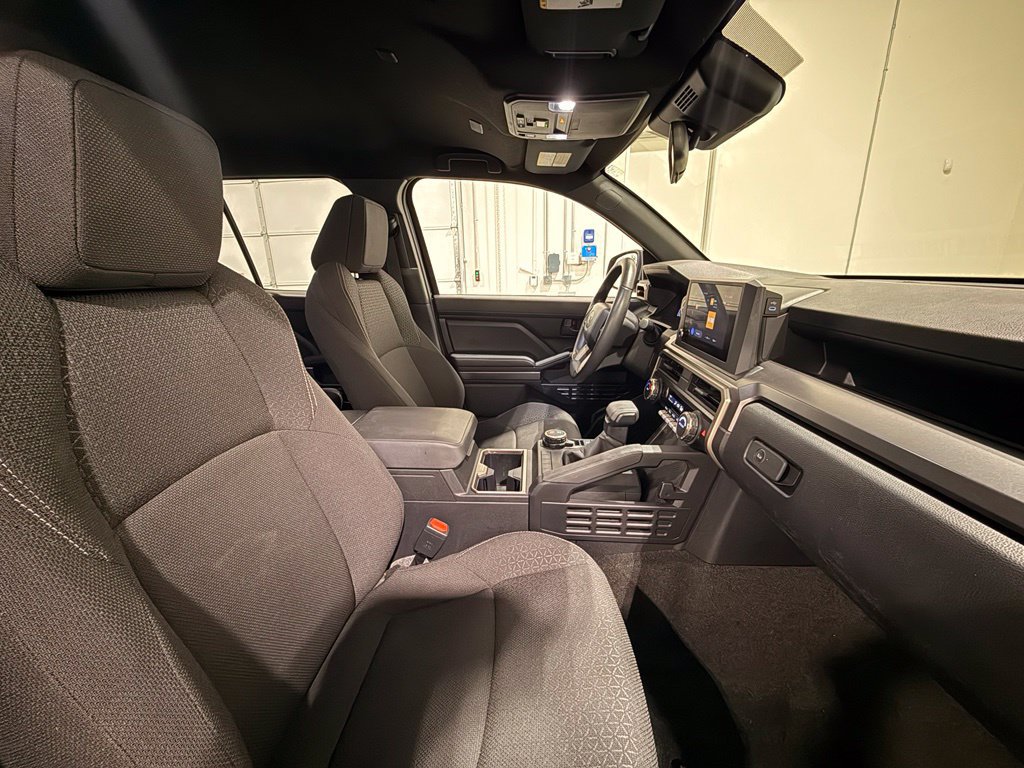 Used 2025 Toyota 4Runner SR5 AWD/4WD image 31
