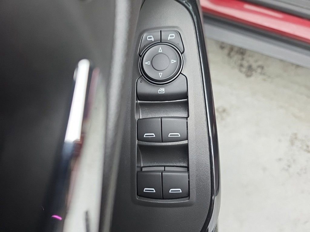 Used 2024 Chevrolet Trax RS w/ Driver Confidence Package image 21