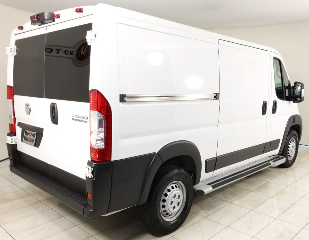 Used 2025 RAM ProMaster 2500 w/ U-Haul Equipment Group FWD image 3