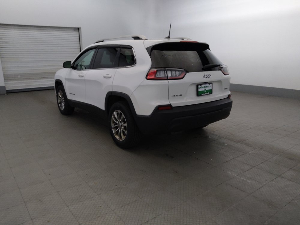 Used 2019 Jeep Cherokee Latitude Plus w/ Cold Weather Group AWD/4WD image 5