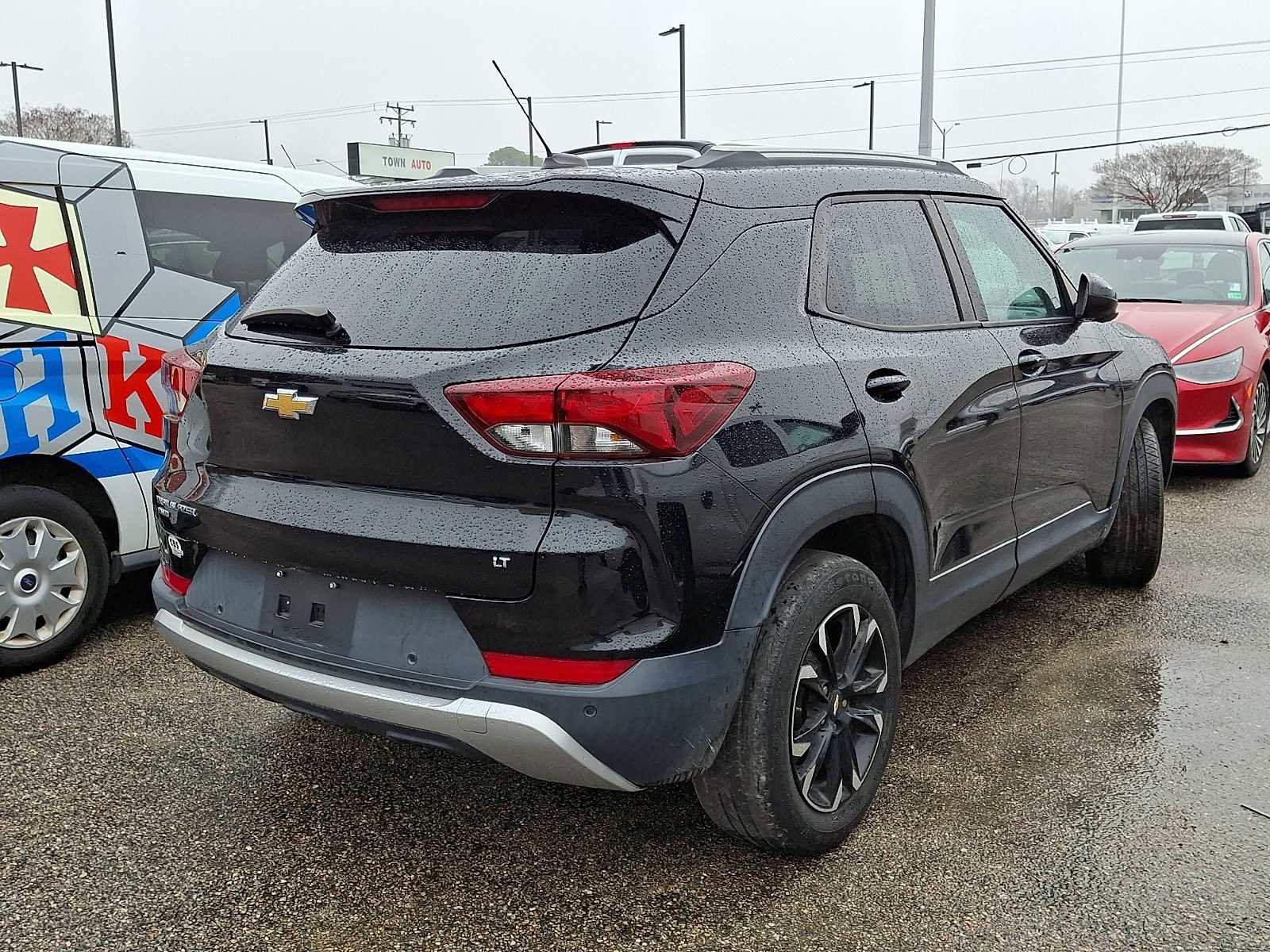 Used 2021 Chevrolet TrailBlazer LT w/ Sun and Liftgate Package image 3