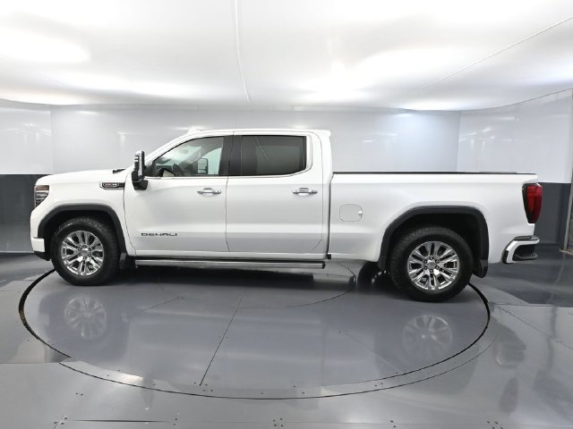 Used 2023 GMC Sierra 1500 Denali w/ Technology Package AWD/4WD image 7