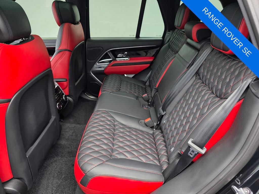 Used 2025 Land Rover Range Rover SE AWD/4WD image 14