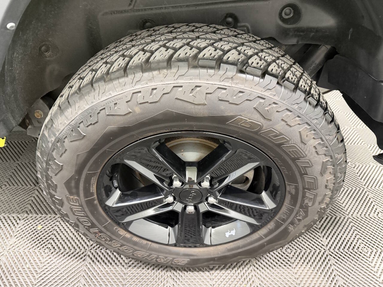 Used 2023 Jeep Wrangler Unlimited Sahara AWD/4WD image 48