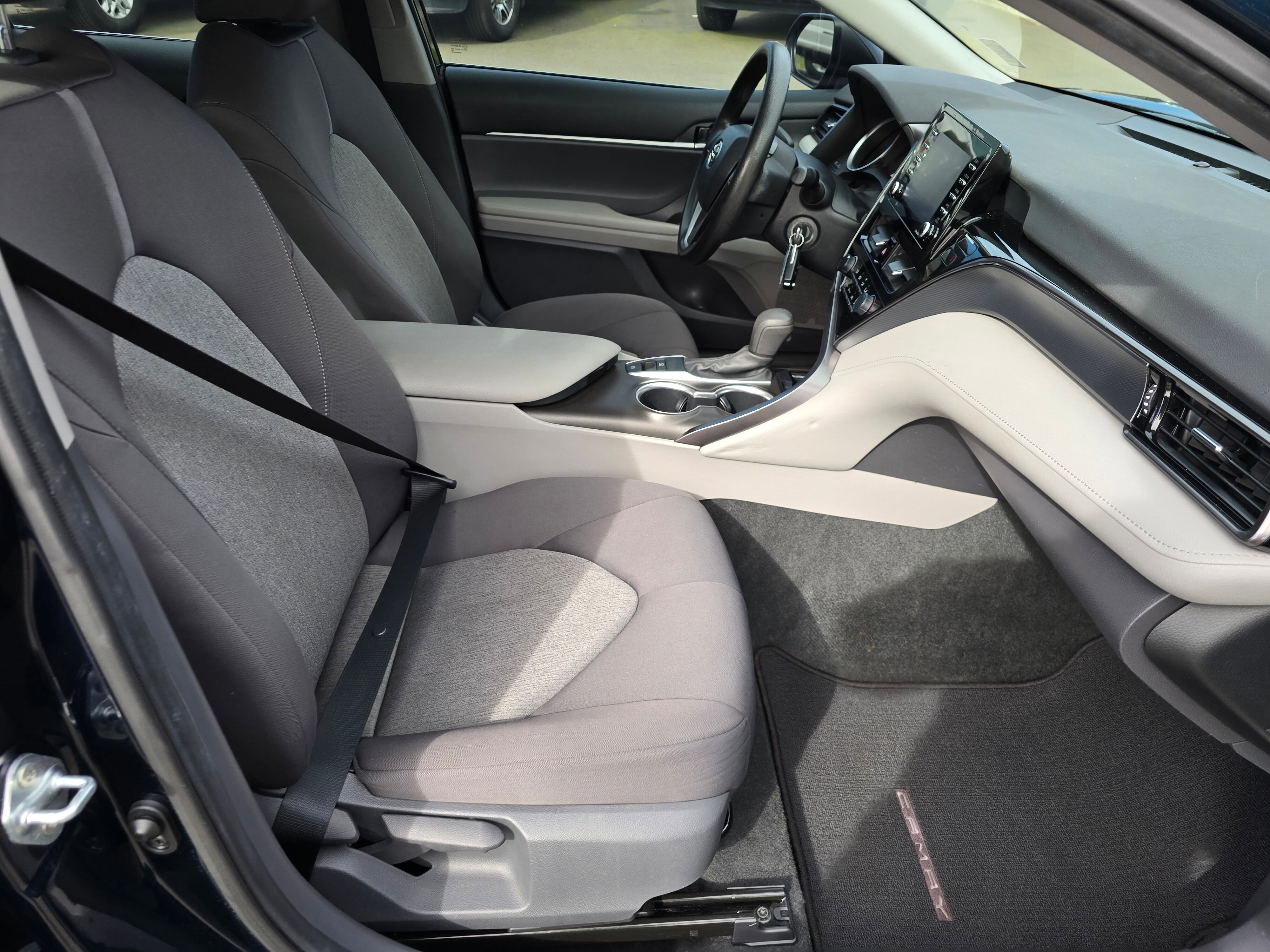 Used 2021 Toyota Camry LE w/ Carpet Mat Package (TMS) AWD/4WD image 30
