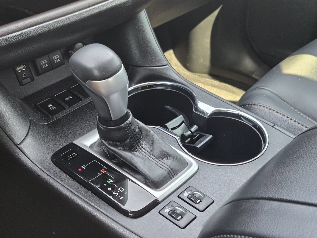 Used 2017 Toyota Highlander XLE FWD image 9