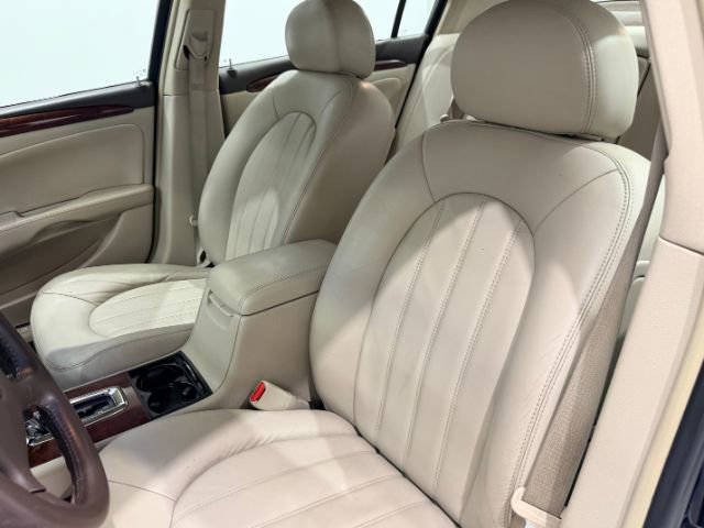 Used 2007 Buick Lucerne CXL w/ Entertainment Package FWD image 18