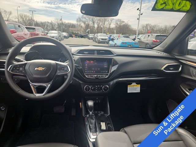 Used 2023 Chevrolet TrailBlazer ACTIV w/ Sun and Liftgate Package image 13
