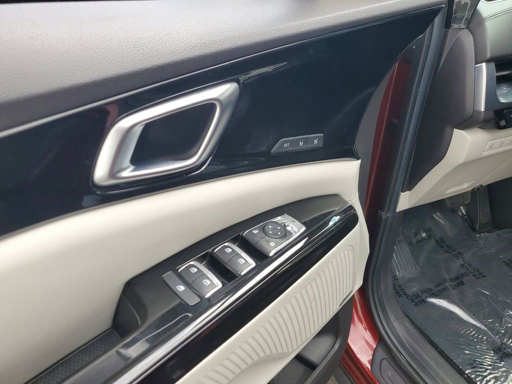 Used 2022 Kia Carnival SX Prestige image 25