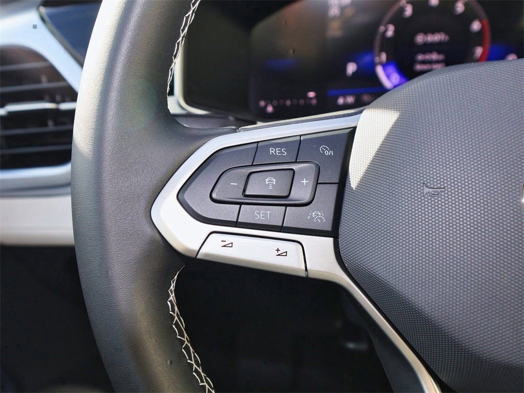 New 2026 Volkswagen Taos SE FWD image 23