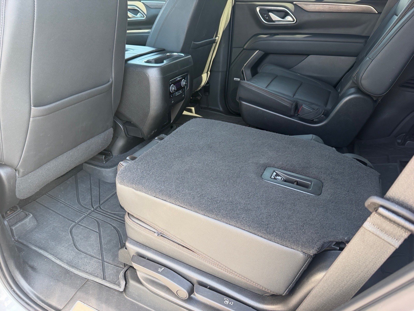 Used 2022 Chevrolet Tahoe High Country AWD/4WD image 18