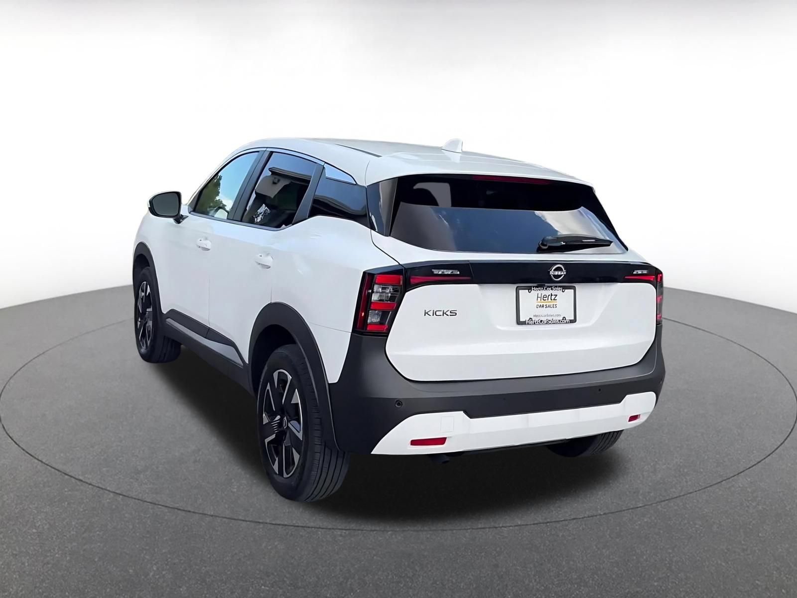 Used 2025 Nissan Kicks SV AWD/4WD image 10