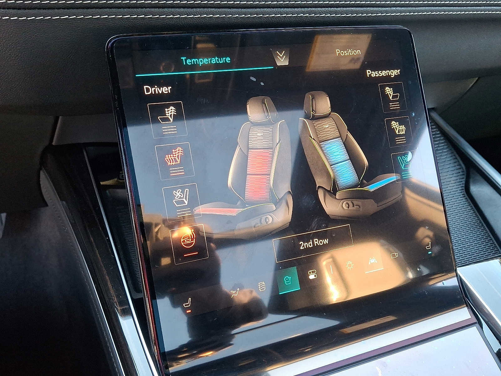 Certified 2025 Cadillac Escalade ESV Premium Luxury image 27